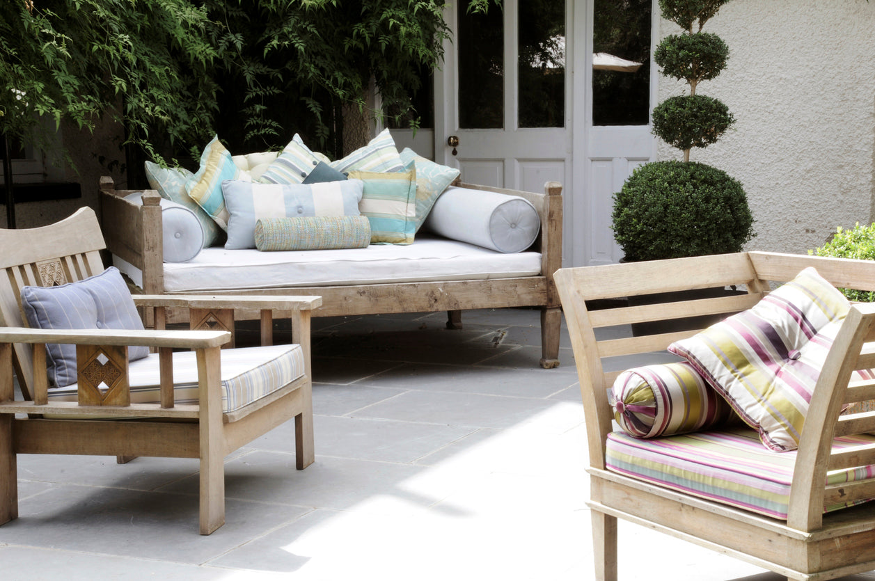 Cheap Home Decor: How To Update An Outdated Outdoor Furniture