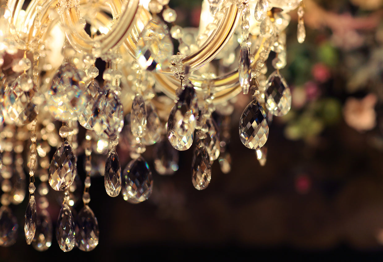 Your detailed guide to installing chandeliers 