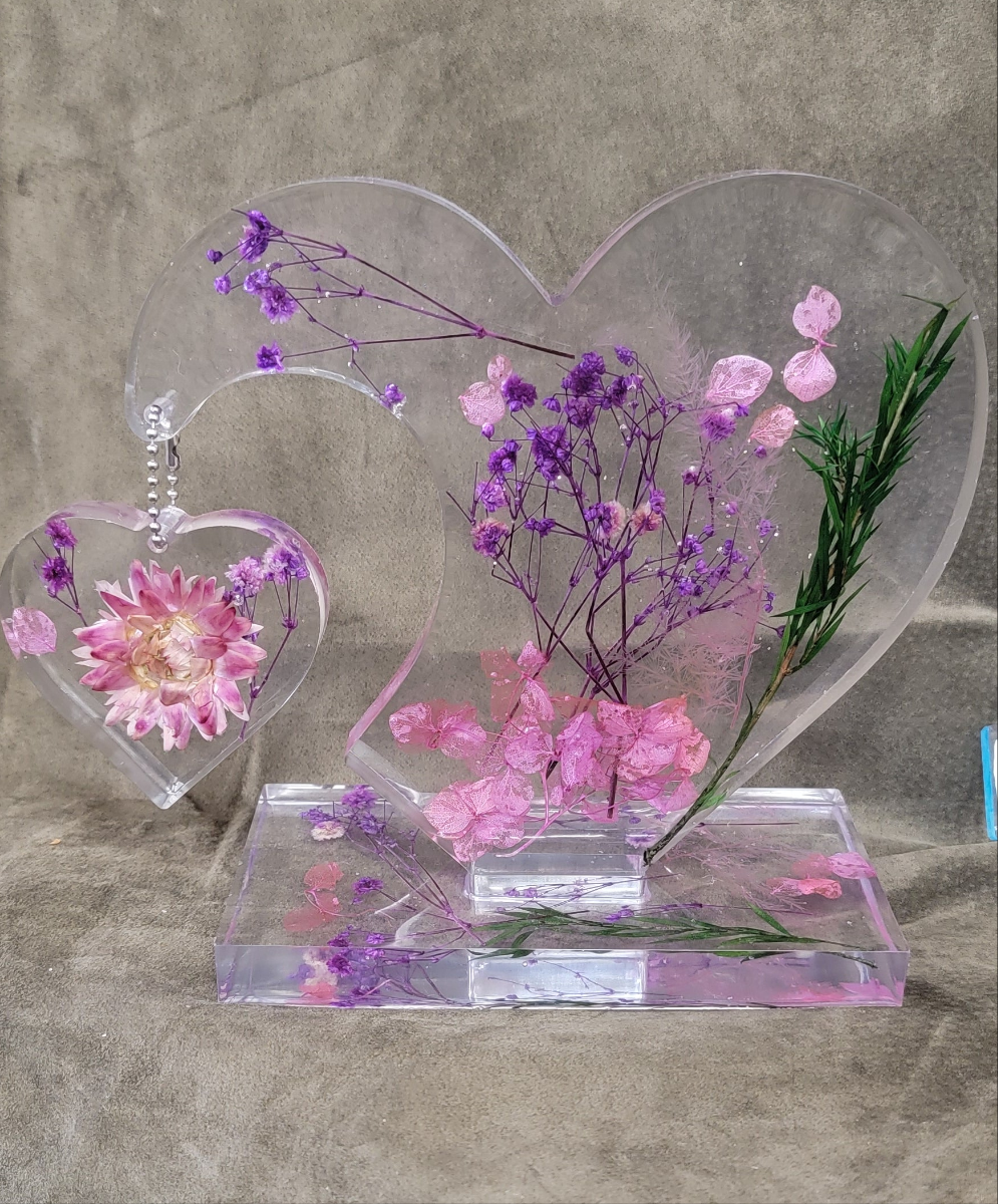 Resin Heart Large 7 inches tall 8 inches wide.  Hanfmade my SB