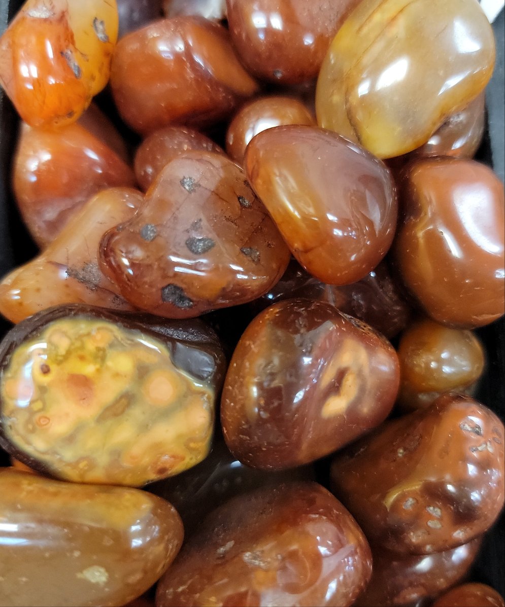 Carnelian tumbled stones
