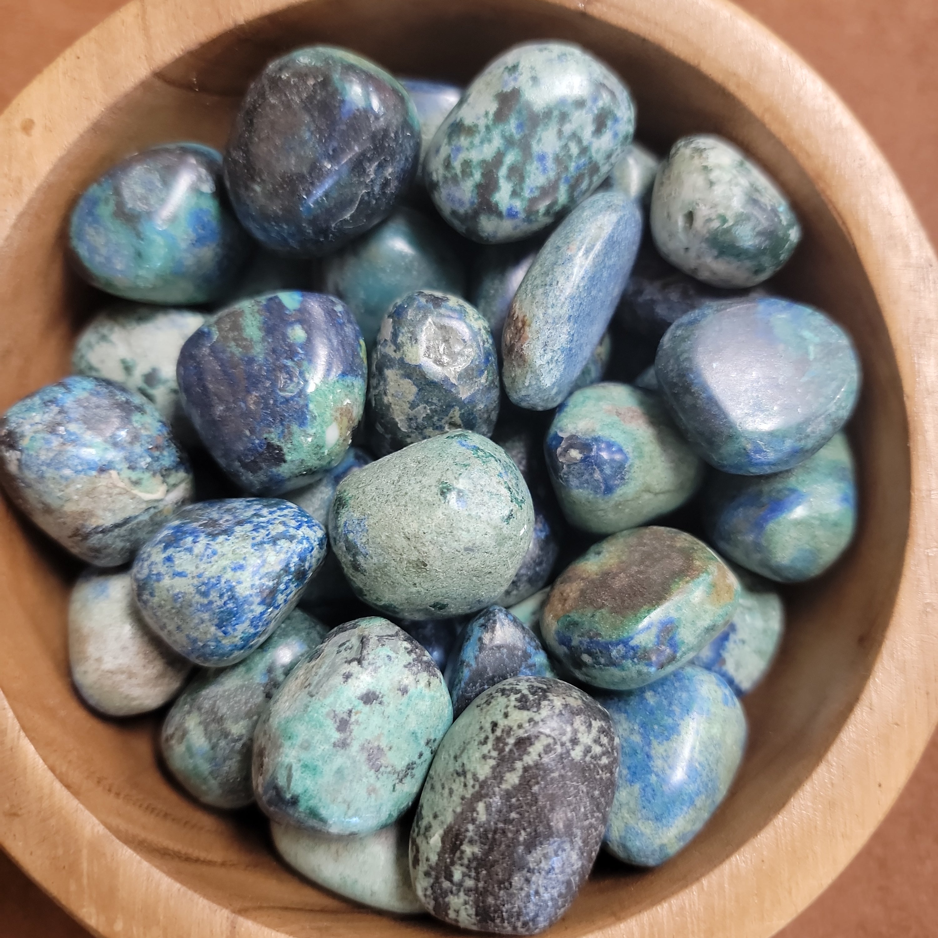Azurite is all about removing blockages in life so you can flourish and this also applies to physical blockages that could be harming your health. This stone has the power to help cells heal and to ensure a solid flow of oxygen through the body and the brain