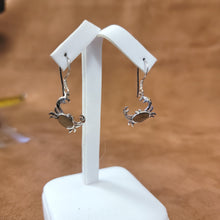 Vera Wolf Sterling Silver Earrings Crab with light Abalone