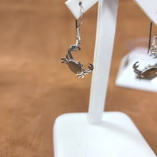 Vera Wolf Sterling Silver Earrings Crab with light Abalone