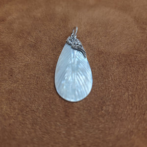 Vera Wolf Sterling Silver Pendent Feather Mother of Pearl