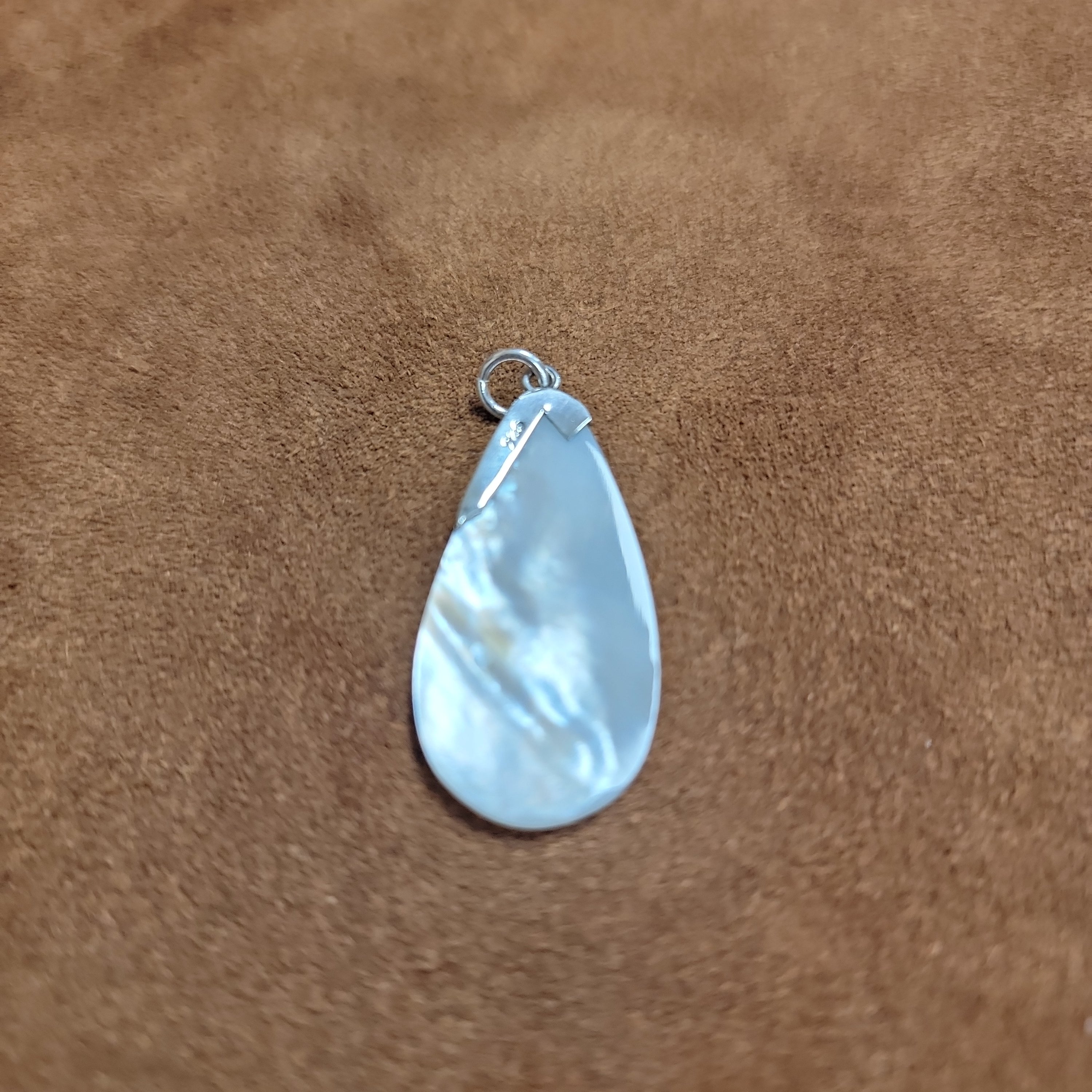Vera Wolf Sterling Silver Pendent Feather Mother of Pearl