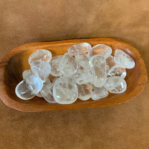 Clear quartz tumbled stones