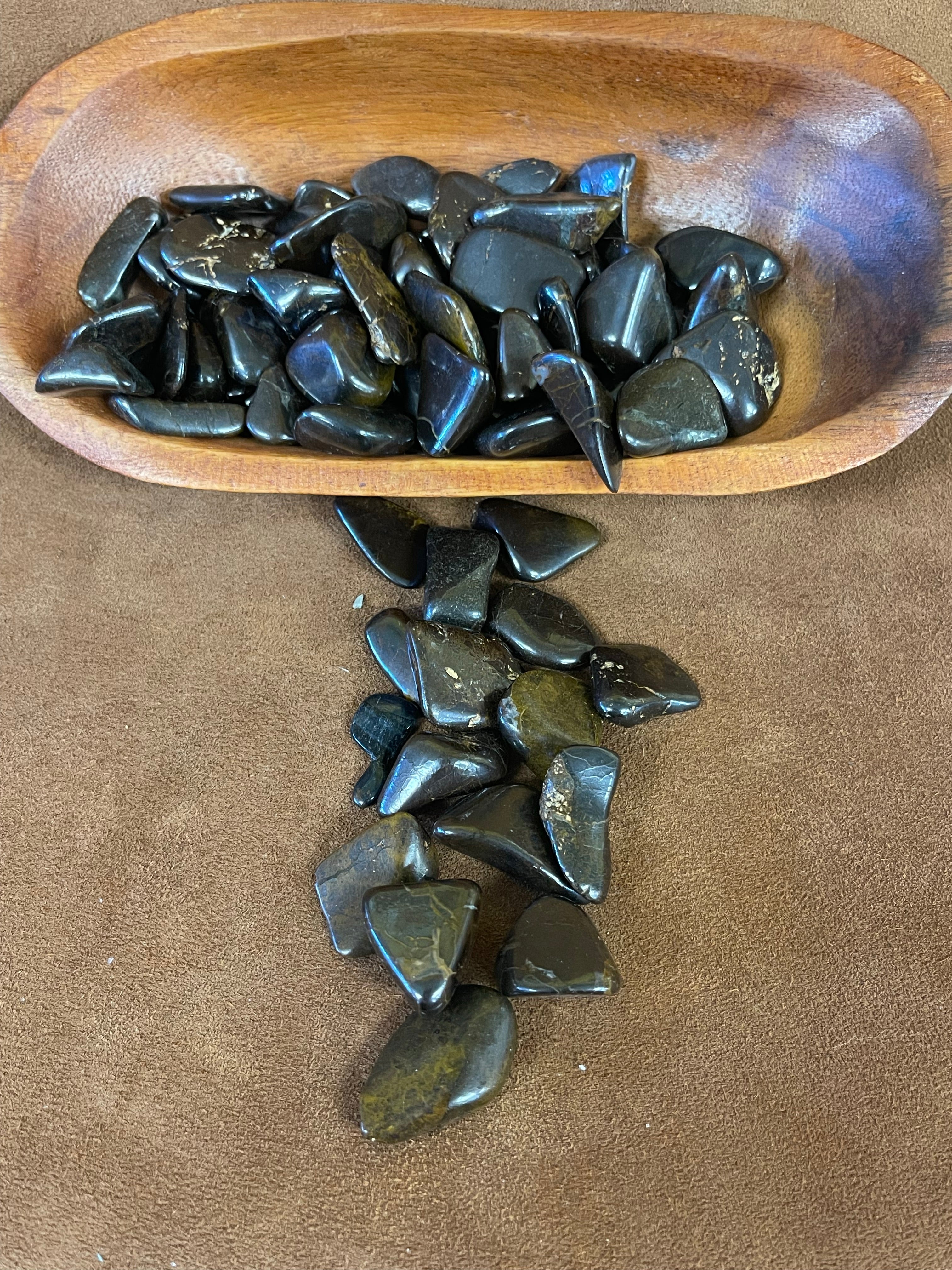 Red hematite tumbled stones