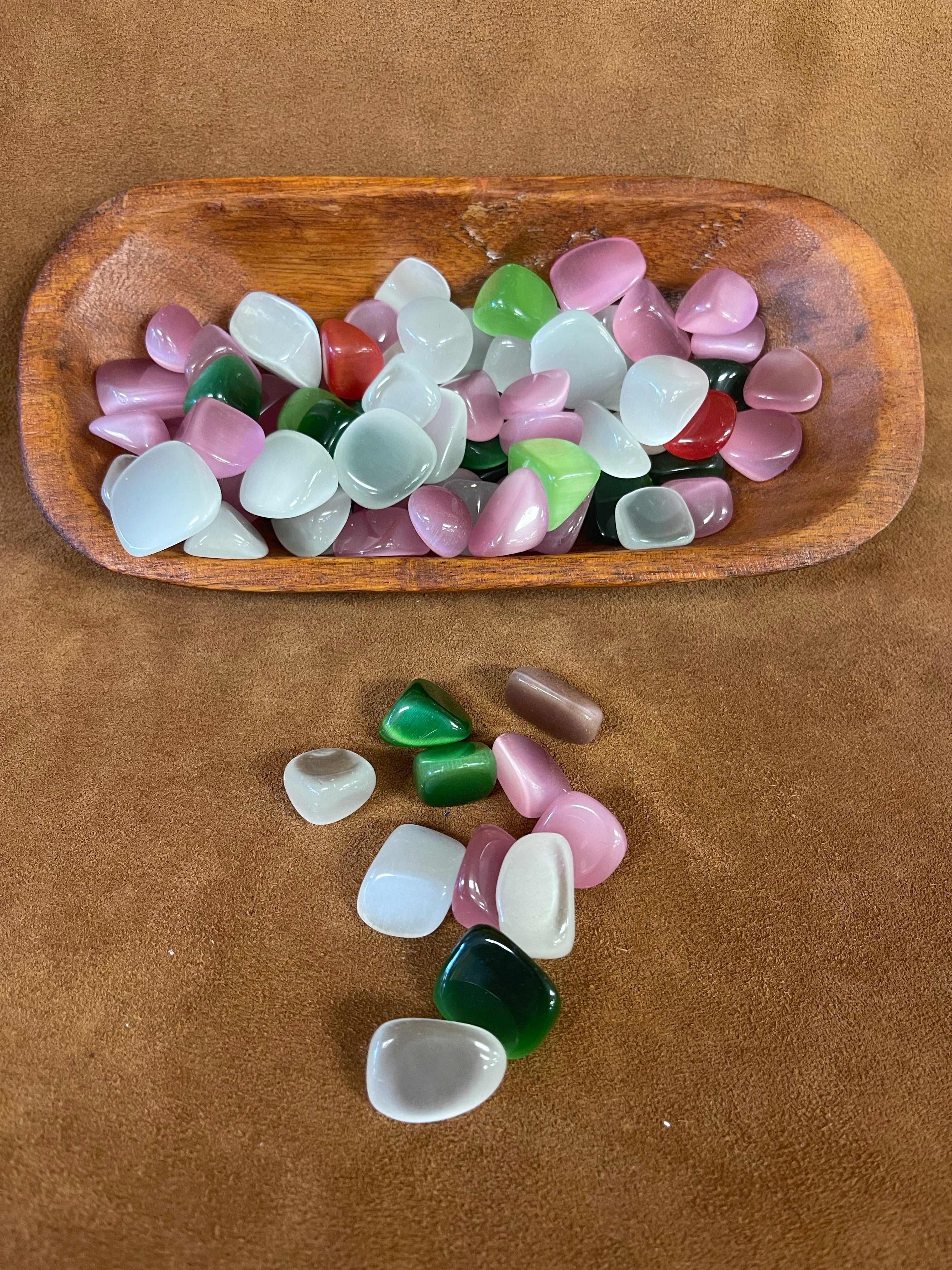 Believed to bring in luck, stress buster, spiritual enlightenment, removes fear and pessimism, gifts creativity and intellect.

 